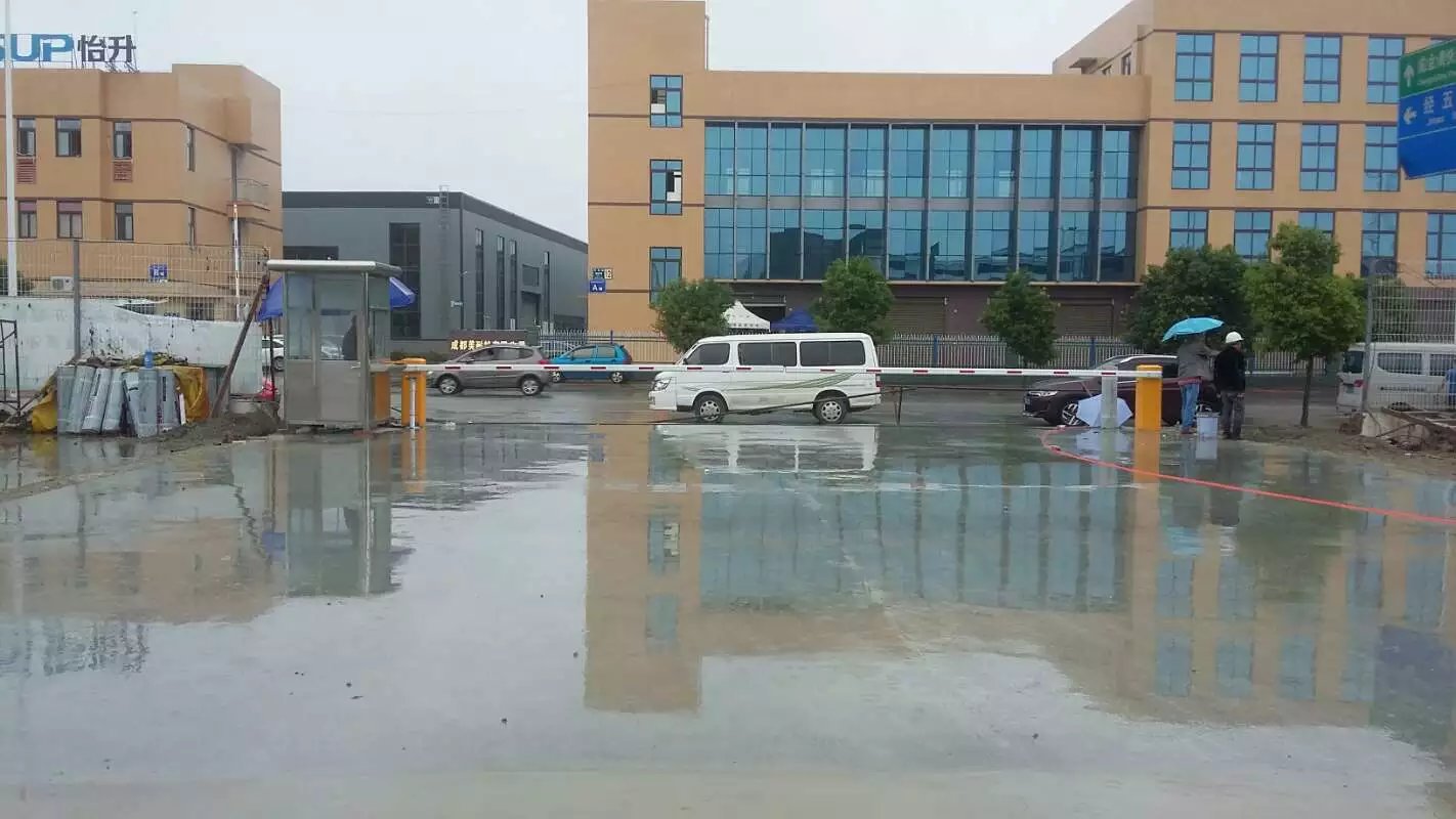 钦州钦州成都市物流公司道闸